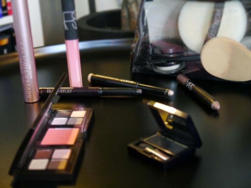 Caviar stick, stick eyeshadows, shadow pencil - mon maquillage ultra rapide pour aller travailler (*tuto make up 20*) (1) - Charonbelli's blog beauté
